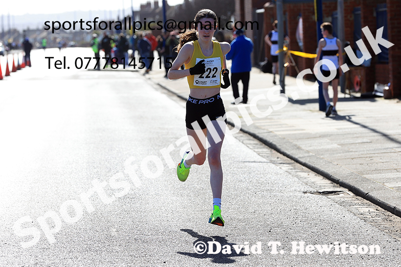 Girls under-15s 5k, 2025 Northern 12 and 6 Stage Road Relays and Junior 5k, Redcar. Photo: David T. Hewitson/Sports for All Pics